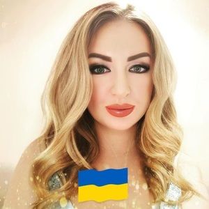 Meet your Posher, Елена